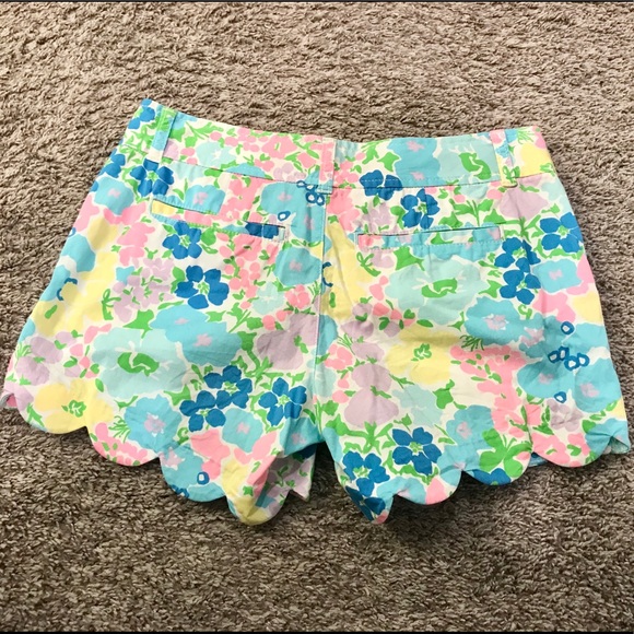 Lilly Pulitzer Spring Fling Buttercup Shorts 2 - Picture 2 of 4
